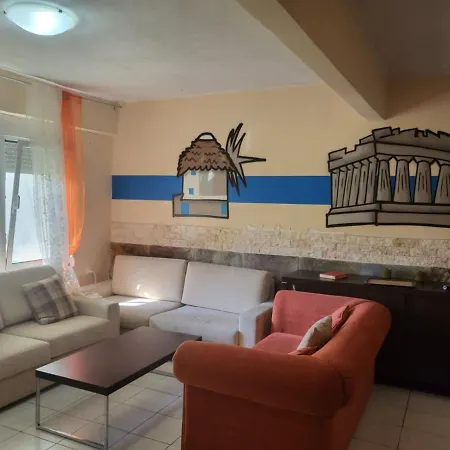 ισόγεια κατοικία μπροστά στην θάλασσα * Nea Plagia
